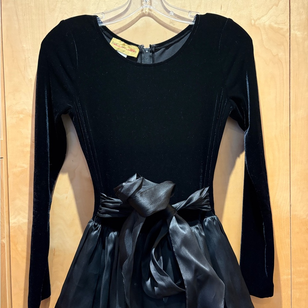 Elegant Black Velvet Dress with Satin Bow